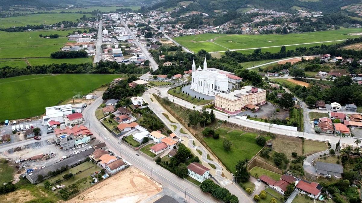 Prefeitura de Rio do Oeste emite comunicado oficial sobre exoneração de secretária da saúde