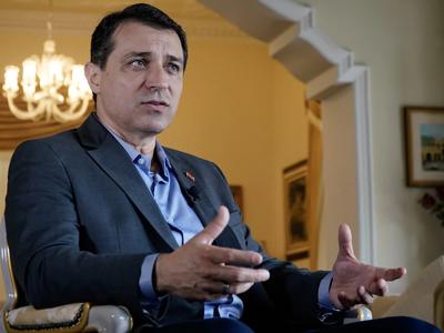 Ex-governador Carlos Moisés nega ida ao Podemos