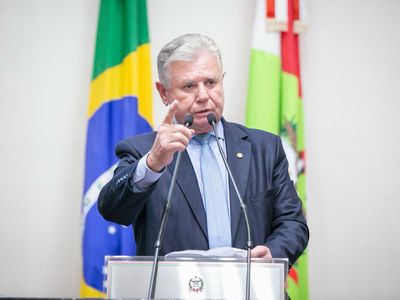 Nilso Berlanda é o único deputado do PL a se posicionar publicamente contra a candidatura de Carlos Bolsonaro em SC