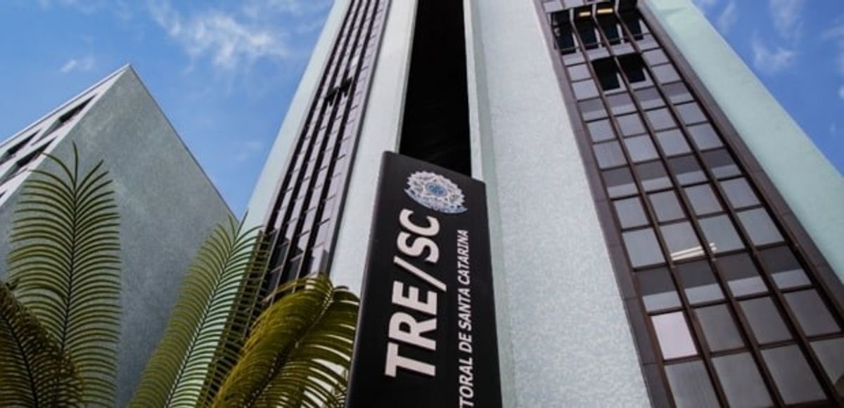 Eleitorado em SC pode crescer até 20% em 2026