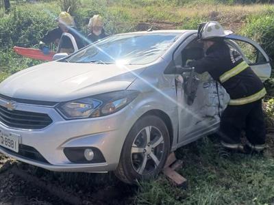 Grave acidente entre três veículos deixa duas pessoas feridas na BR-470 em Rodeio