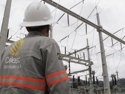 Ciclone deixa mais de 160 mil casas sem luz em Santa Catarina