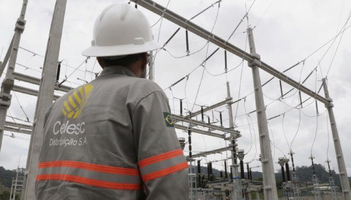 Ciclone deixa mais de 160 mil casas sem luz em Santa Catarina