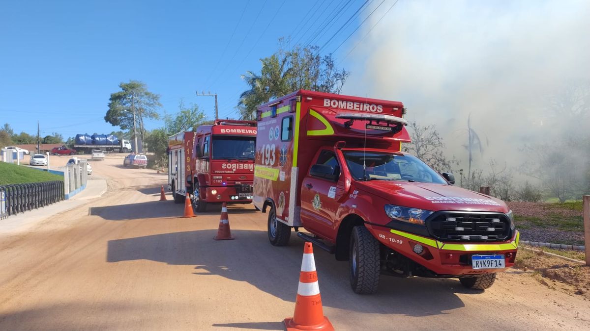 Incêndio destrói casa de madeira no bairro Areado, em Ibirama