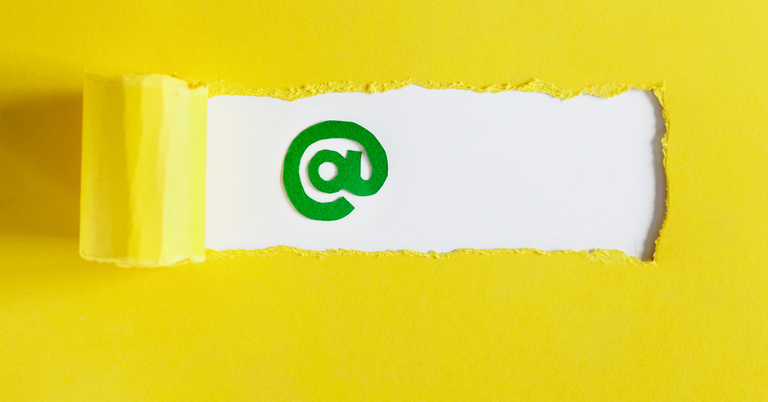 Benefits of businesses having email signatures.
