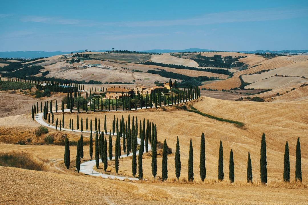 Spring in Val d'Orcia: Postcard Landscapes & Peaceful Villages