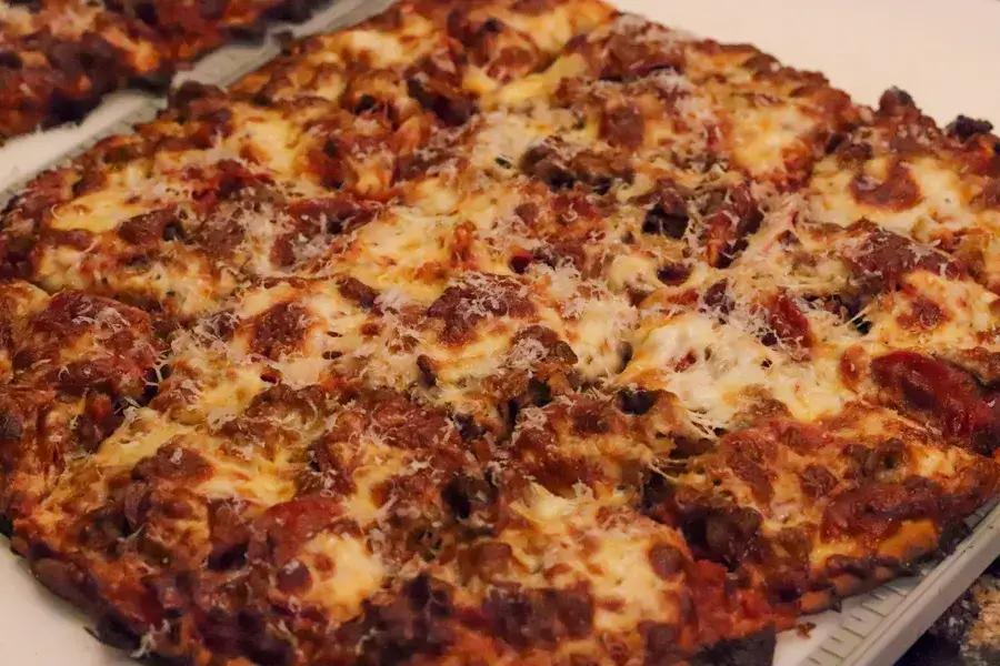 "Tavern-Style" Thin Crust Pizza