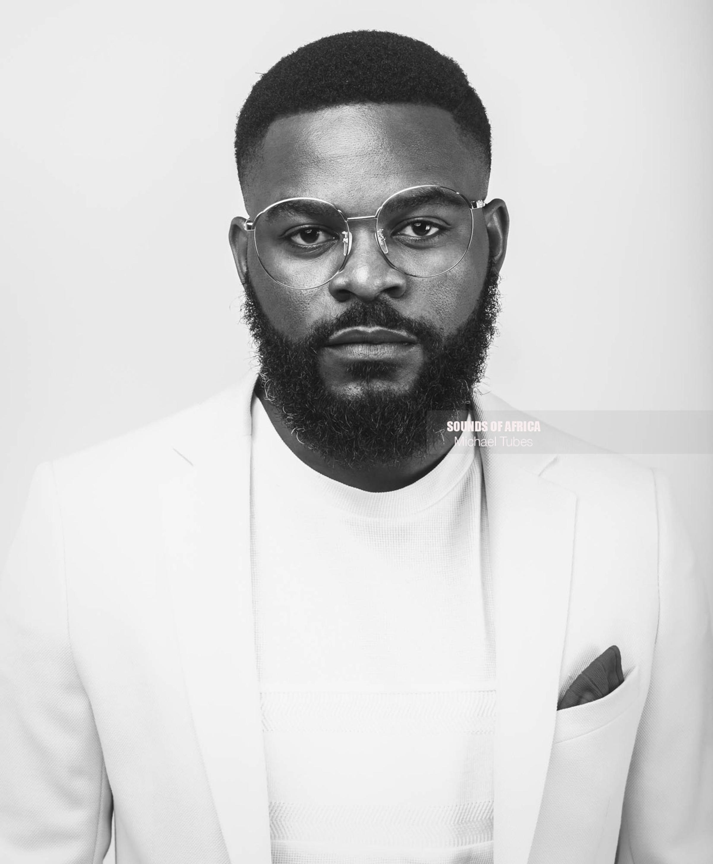 Of Entertainers and Political Participation