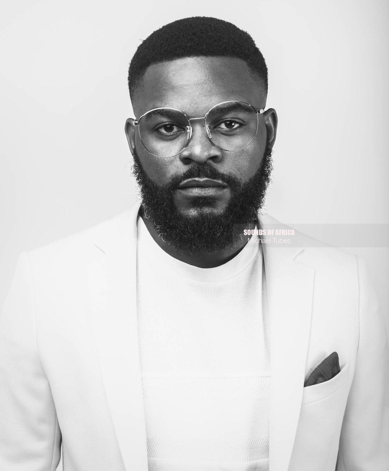 Of Entertainers and Political Participation