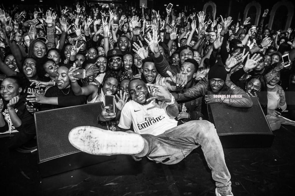 Paris, France. 10th December, 2016. Davido performing live at Bataclan. Photographed Michael Tubes.