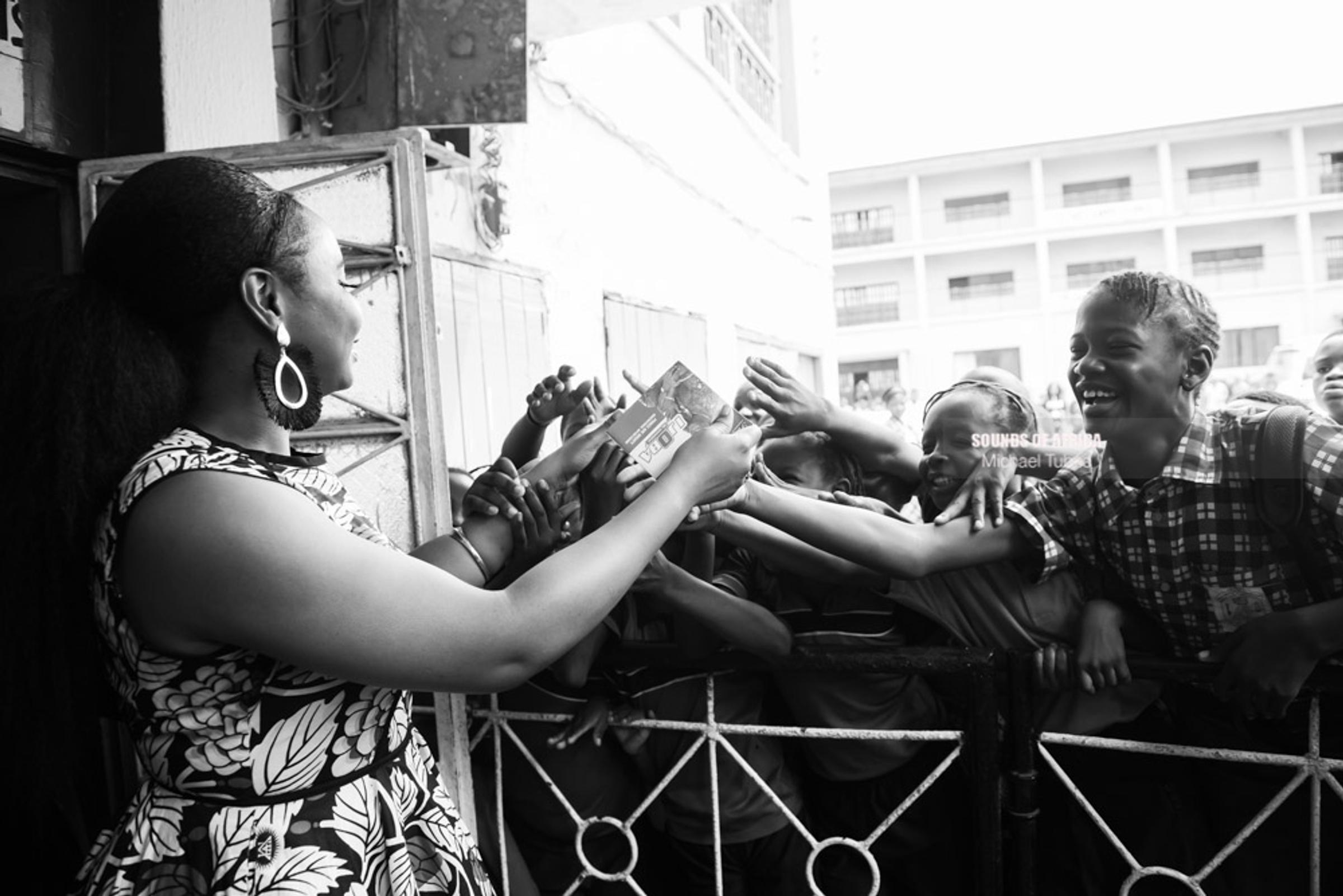 Lagos, Nigeria. 7th November, 2018. Yemi Alade’s philanthropy visit to her former school. Photographed Michael Tubes.