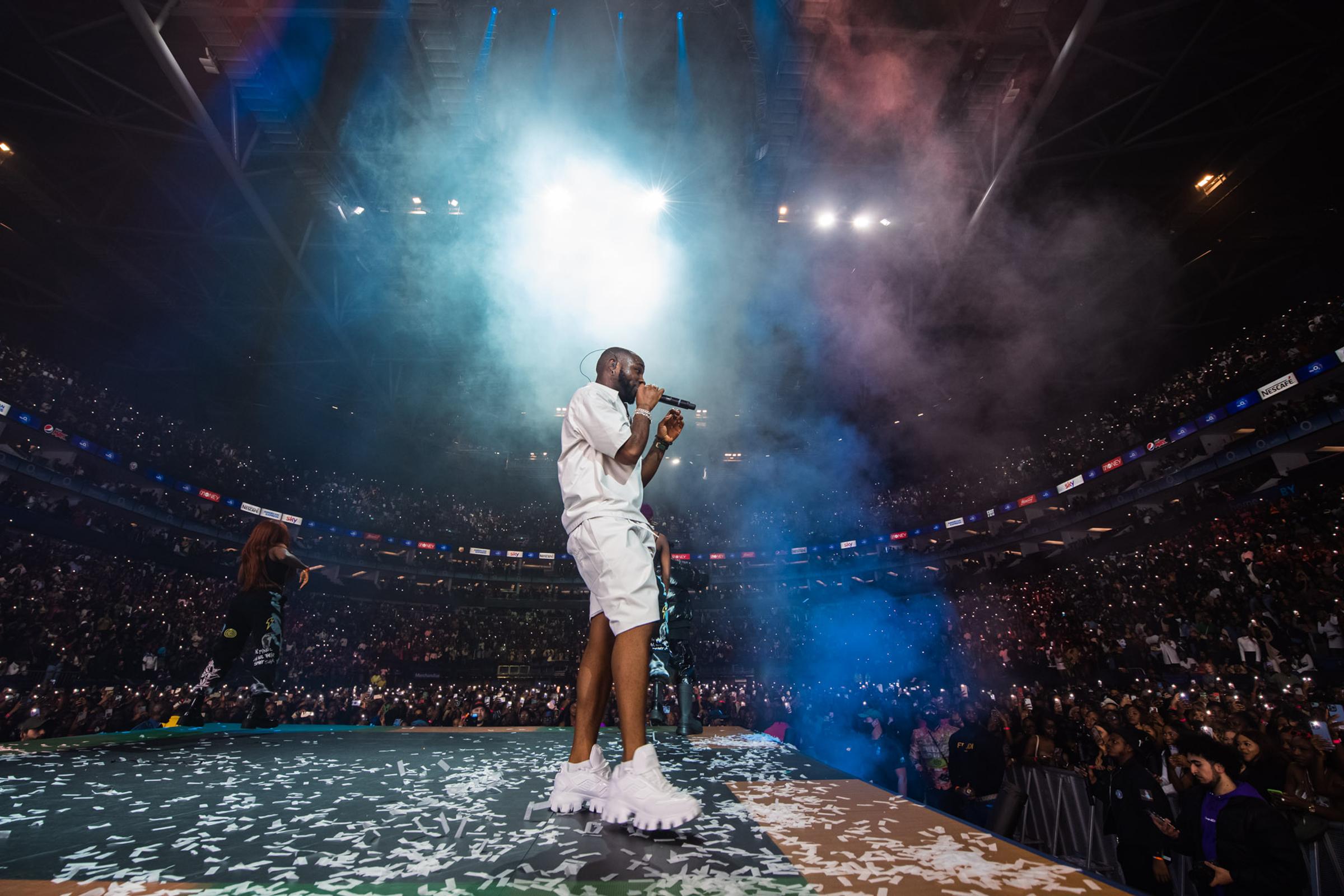 London, UK. 5th March 2022. Davido performs at the O2 Arena Photographed by Michael Tubes