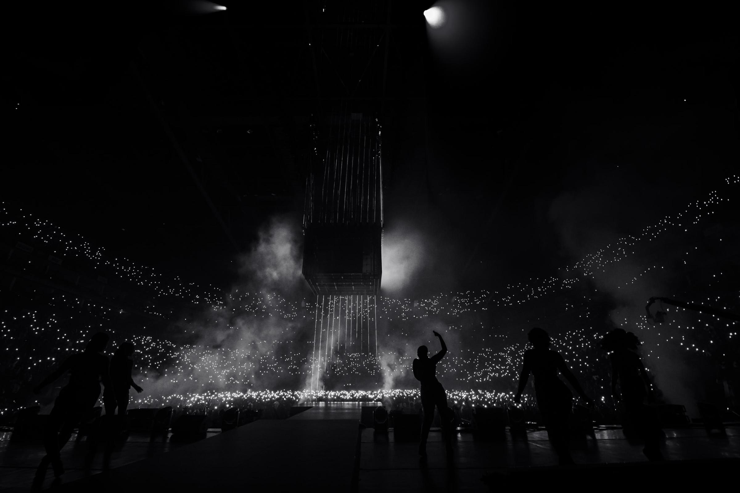 London, UK. 5th March 2022. Davido performs at the O2 Arena Photographed by Michael Tubes
