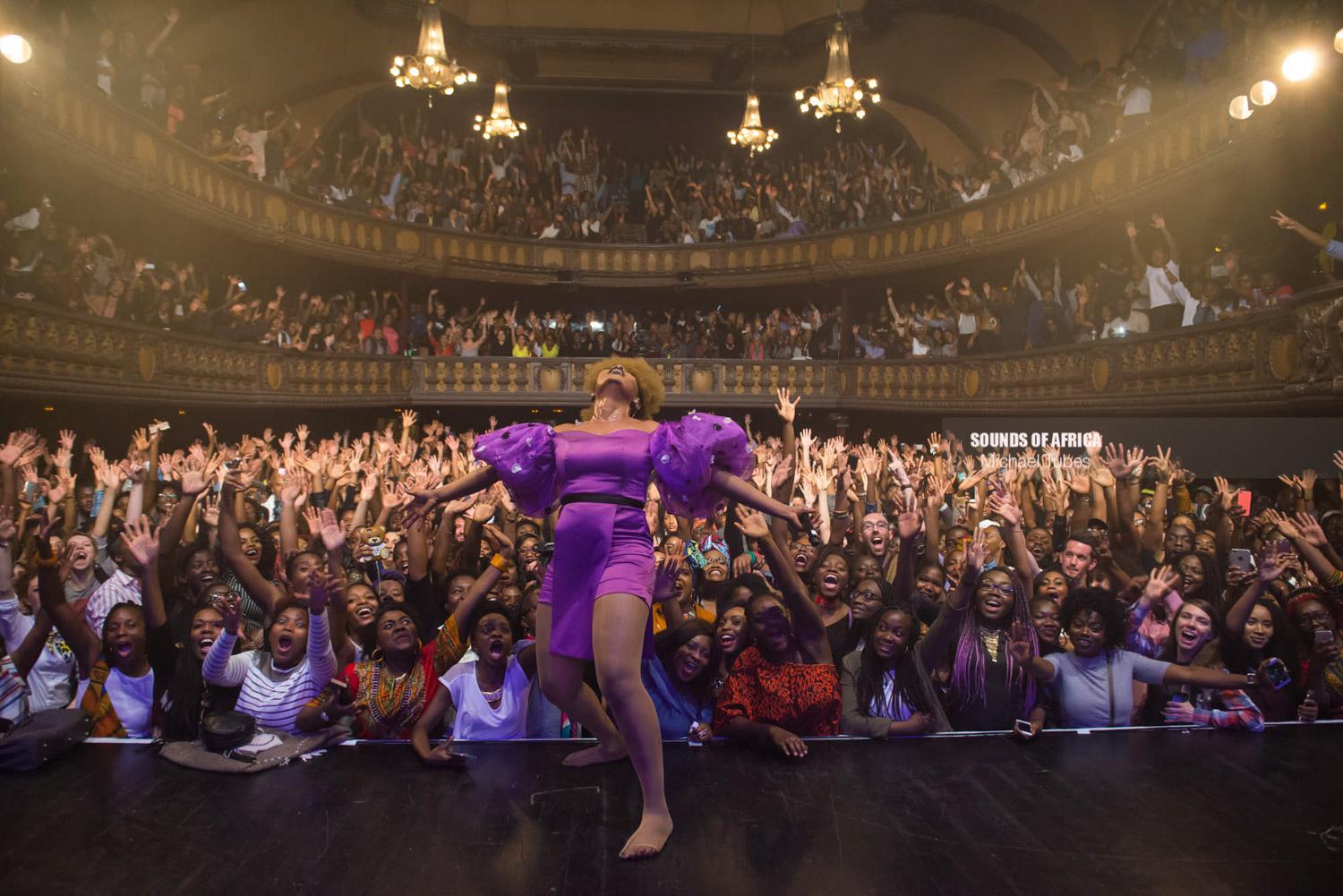 Paris, France. 7th April 2017. Yemi Alade performing live at the Le Trianon. Photographed by Michael Tubes