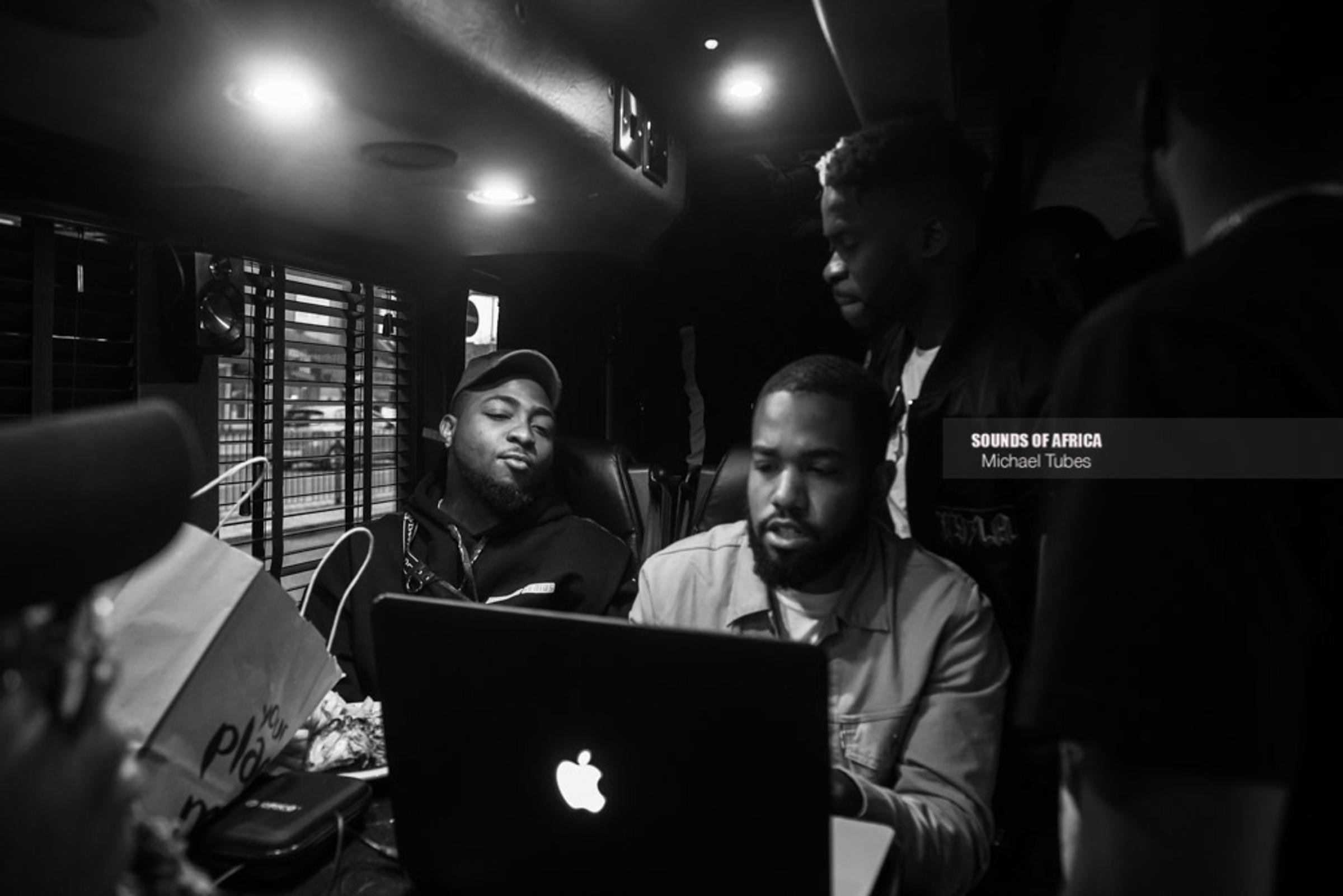 Birmingham, UK. 18th February, 2018. Davido previews his entrance video for his London show on his tour bus on his way to London. Photographed Michael Tubes.
