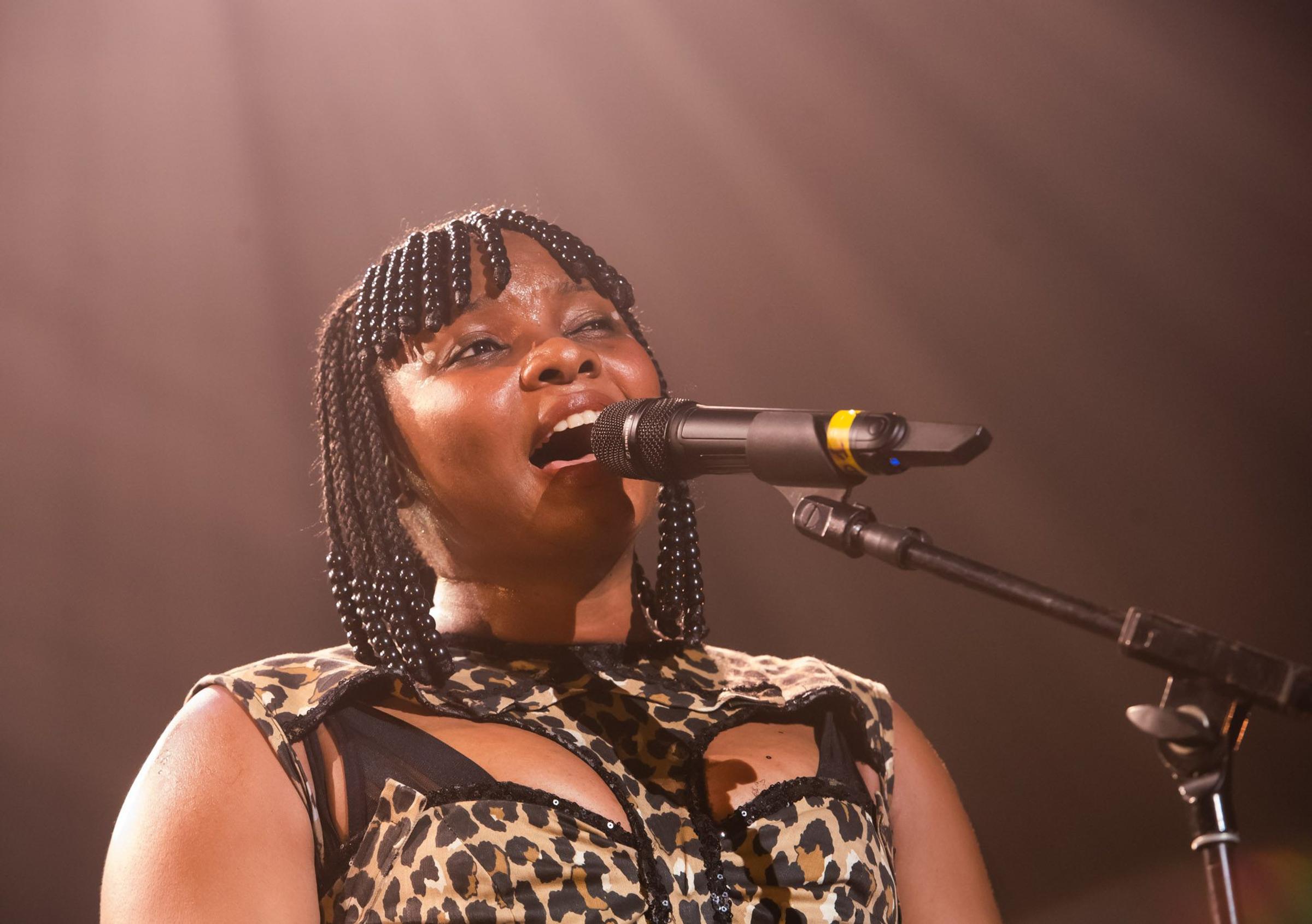 Yemi Alade performance at L’Olympia