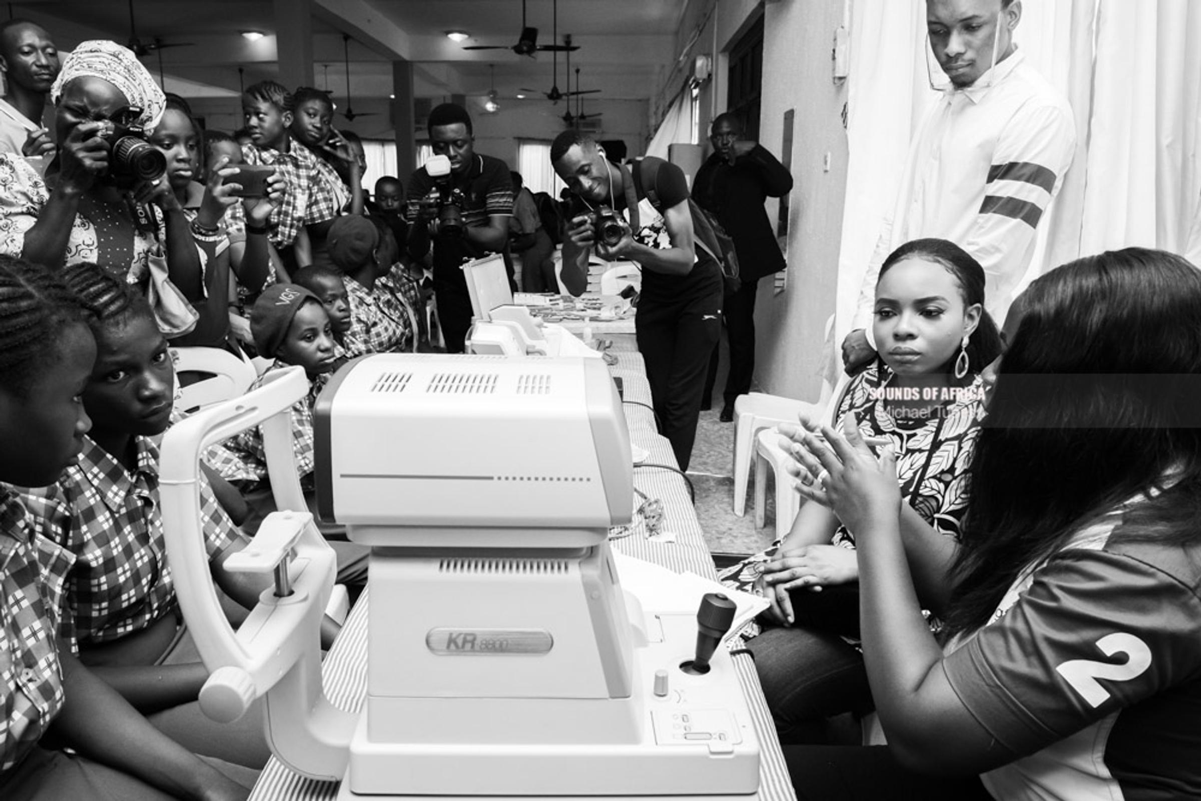 Lagos, Nigeria. 7th November, 2018. Yemi Alade’s philanthropy visit to her former school. Photographed Michael Tubes.