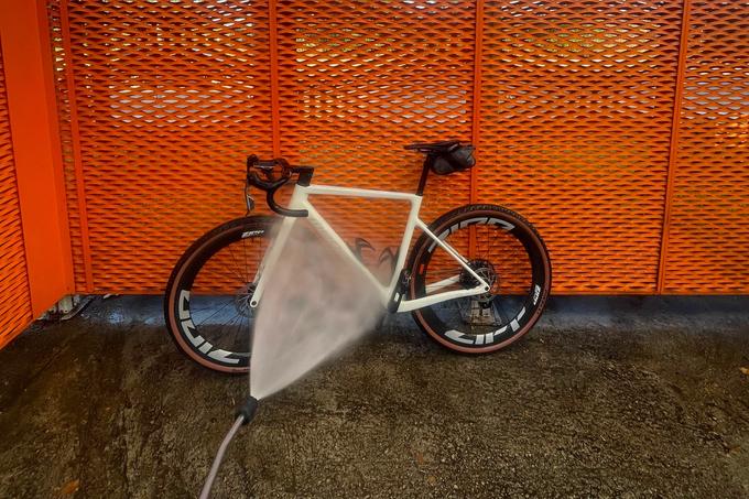 Where to wash your bike in Barcelona cover photo