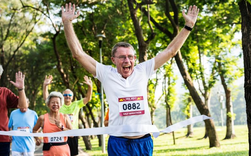 L’arrivée : comment récupérer, savourer et apprendre de ta course