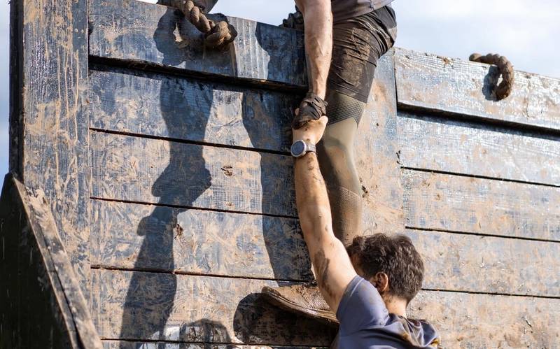 Stratégie de course : comment gérer ton effort sur les obstacles