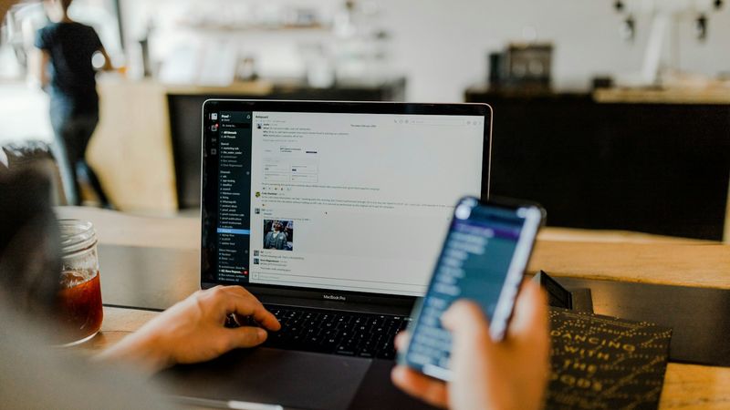 Multiple images downloading on phone screen