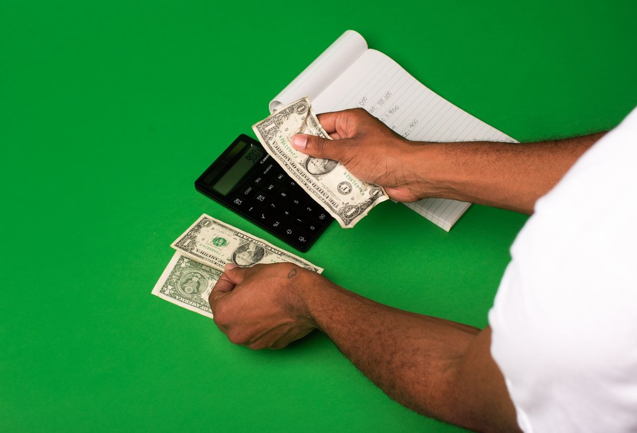 counting money with calculator