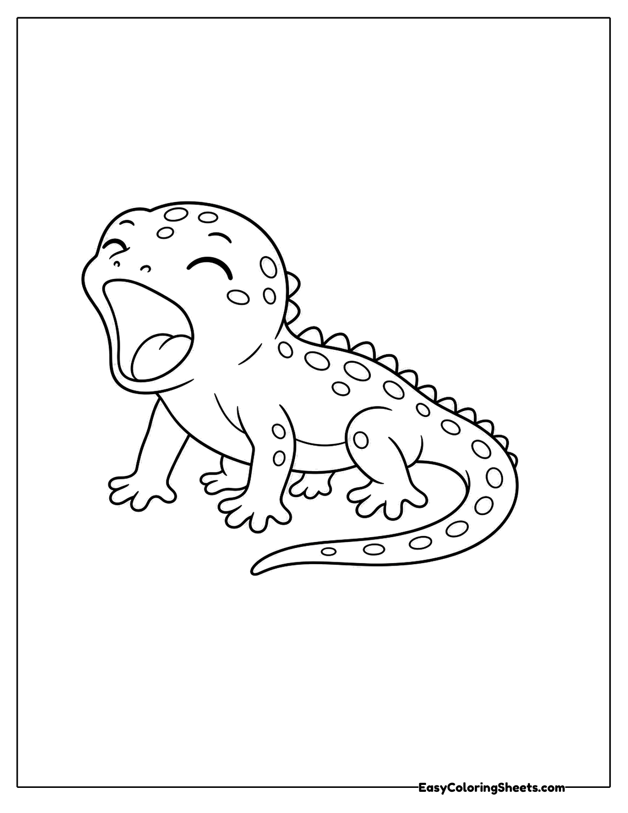 Lizard opening its mouth in a big yawn