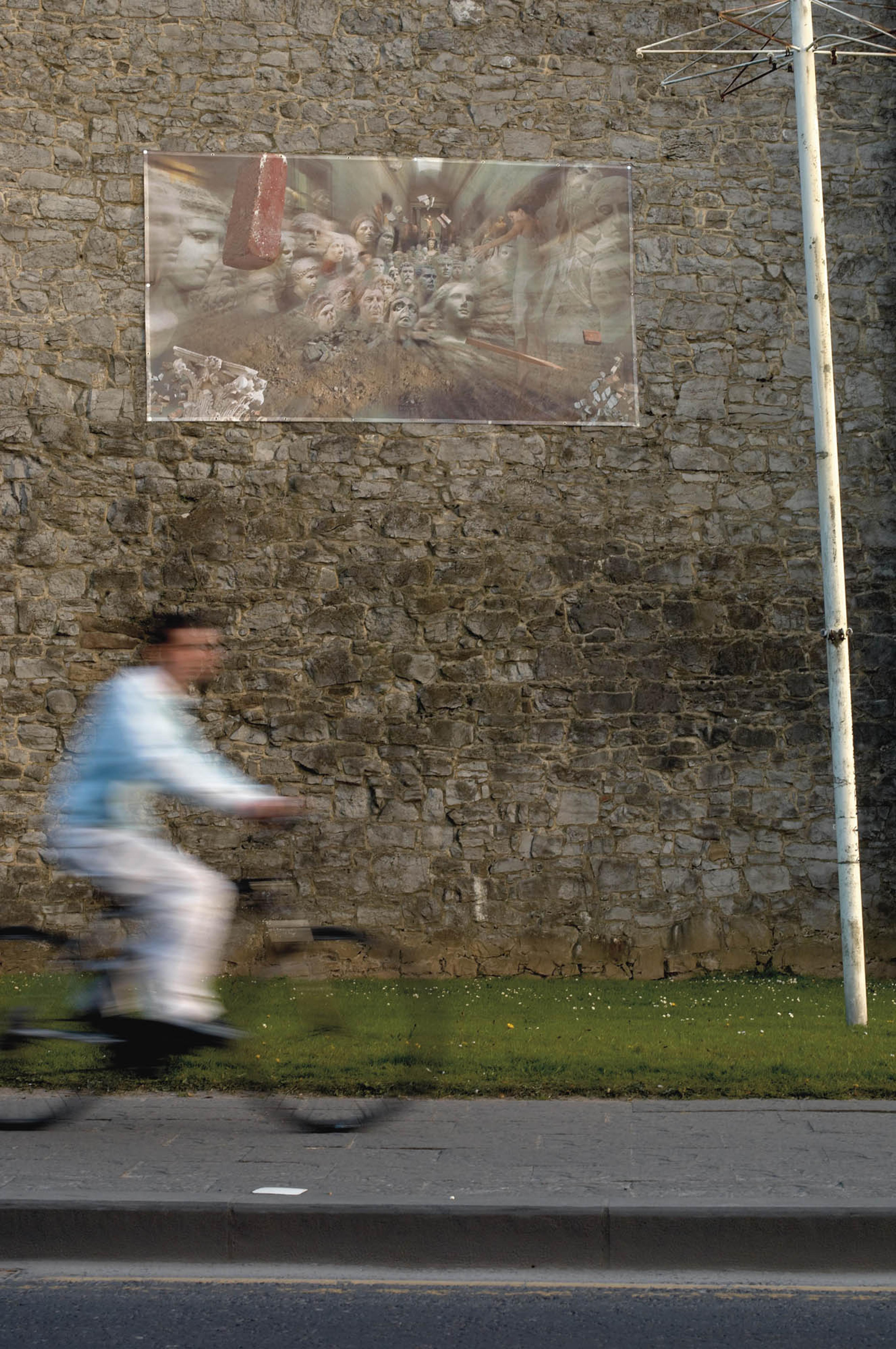 (2007) Aura Rosenberg, Angels of History: Met, 2005, digital photograph on banner