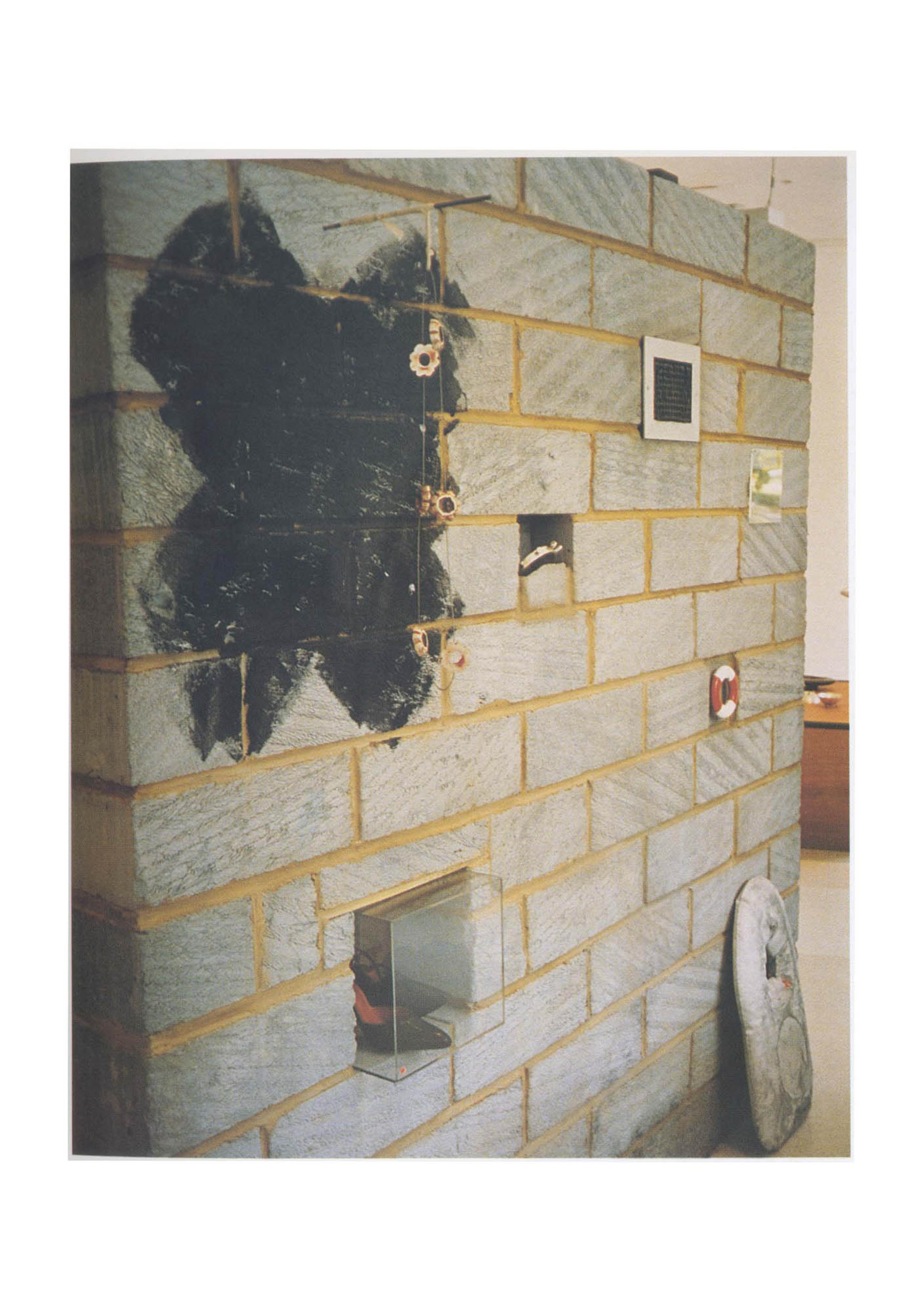 (1999) Fiona Mulholland, A Life in the Day of…Strategies of Survival, mixed media, wall drawing, 300 x 300 cm