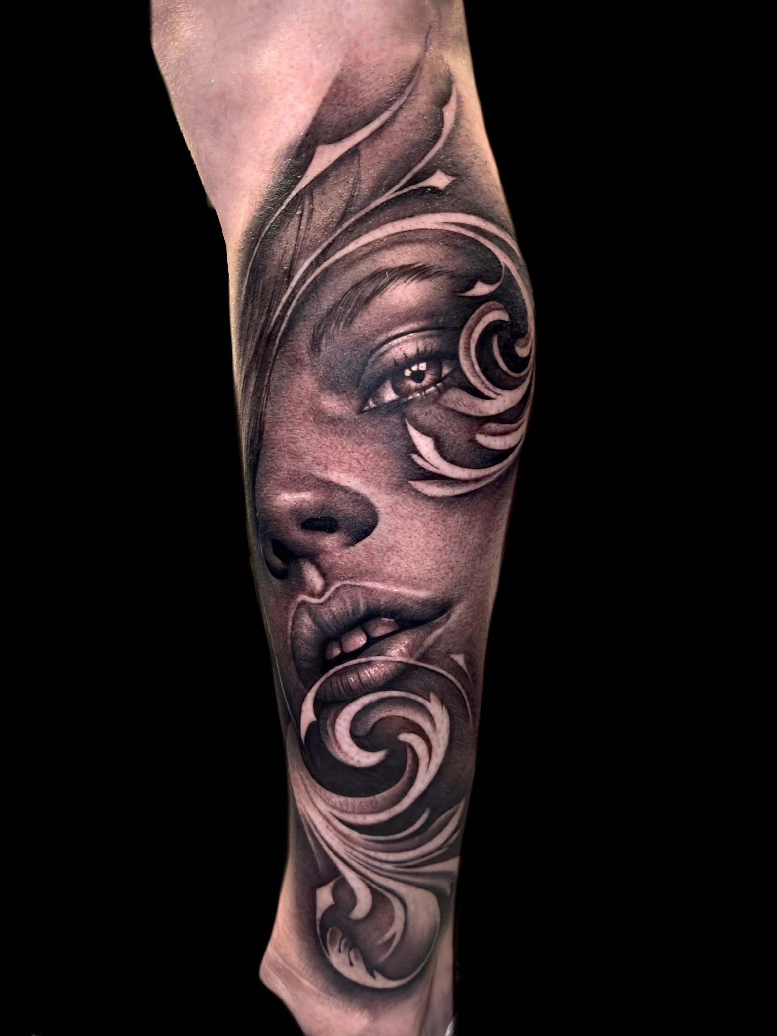 Face convention piece