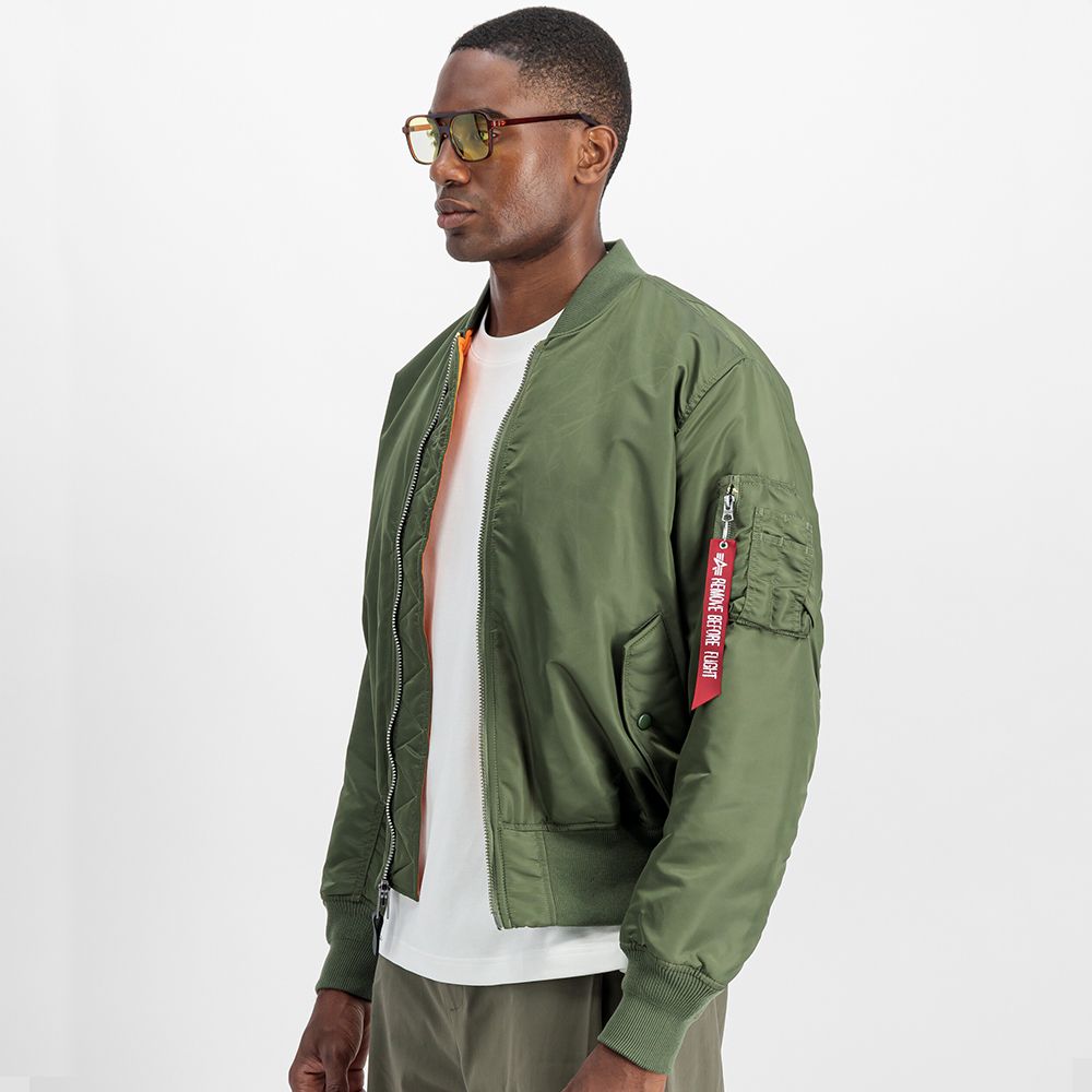 alpha industries bomberjacke ma-1 heritage sage green  stab bomberjacke  jacke kaufen  jacken kaufen  bomber jacke  berlin streetwear store  sneaker store berlin  alpha industries jacke