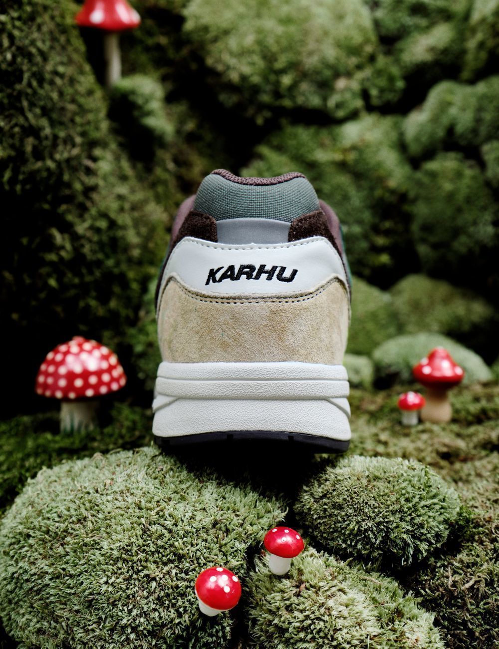 karhu sneaker legacy 96 mystic forest pack  stab abbey stone  sneaker kaufen  schuhe kaufen  retro sneaker  streetwear in berlin  sneaker shop  karhu schuhe