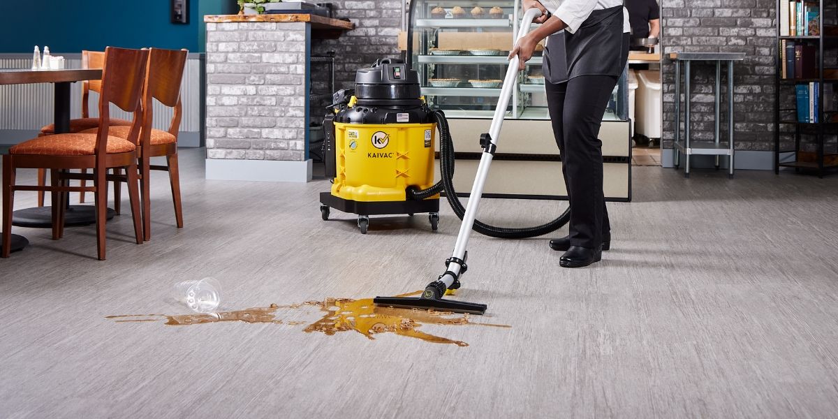 Maintaining Clean Restaurant Floors During Peak Hours