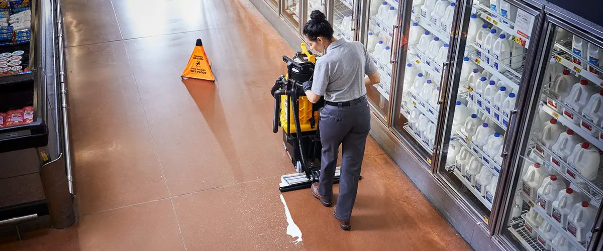 How to Clean a Grocery Store: The Definitive Guide