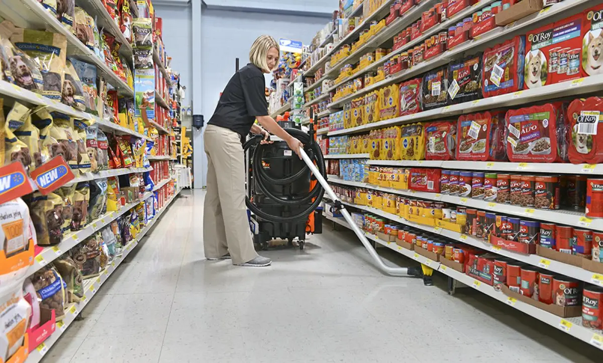 How to Clean a Grocery Store