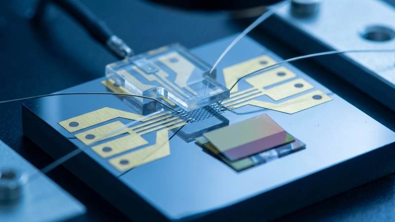 715. Practical Guide: Engineering Valleytronic Filters: Using Tetralayer Graphene for High-Precision Valley Splitting