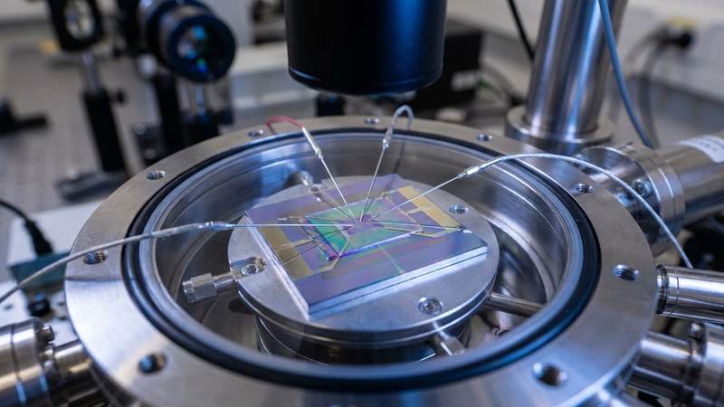 727. Practical Guide: High-Sensitivity Magnetic Field Sensors via CrSBr-Graphene Heterostructures