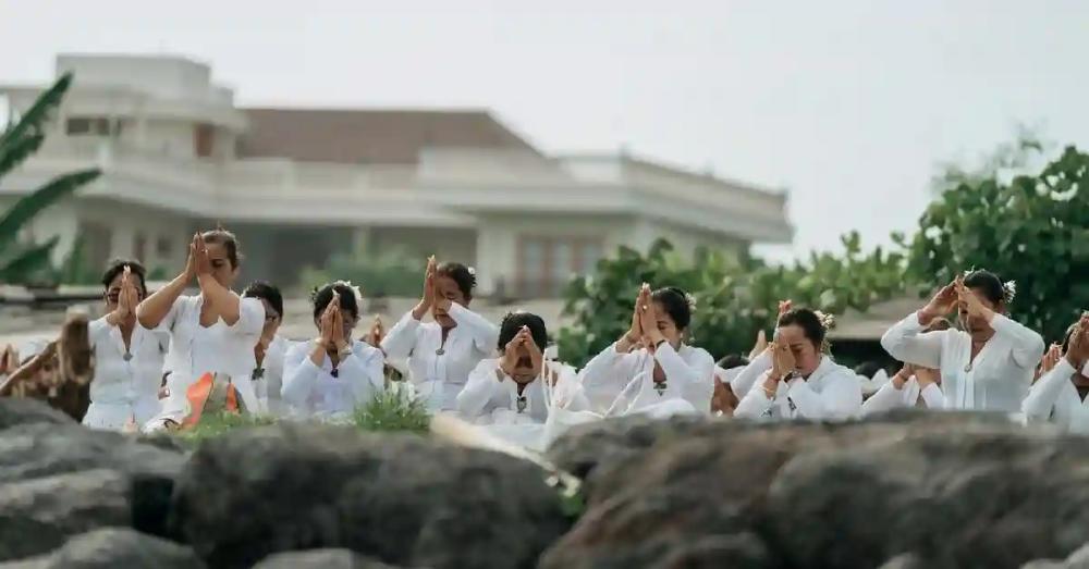 what-should-visitors-know-before-attending-a-balinese-ceremony what-should-visitors-know-before-attending-a-balinese-ceremony