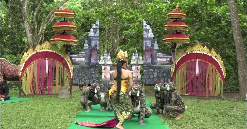 frog-dance-(genggong)