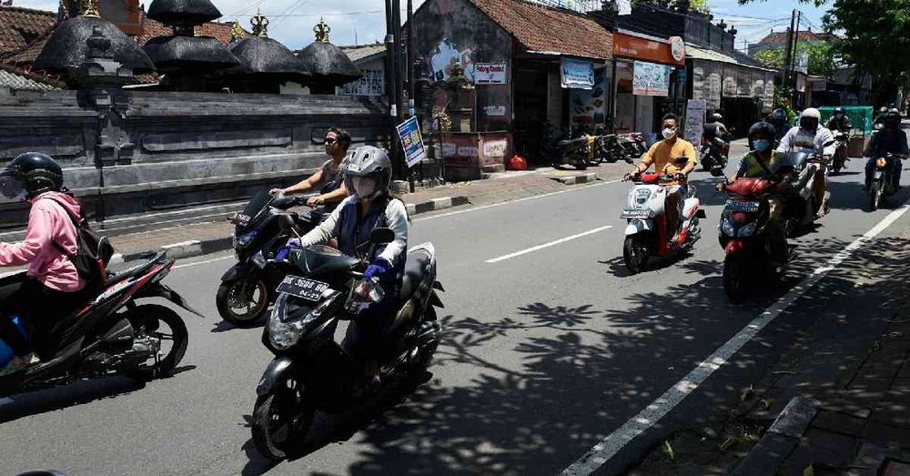 rent-a-scooter-in-seminyak-is-to-conquer-the-brutal-traffic