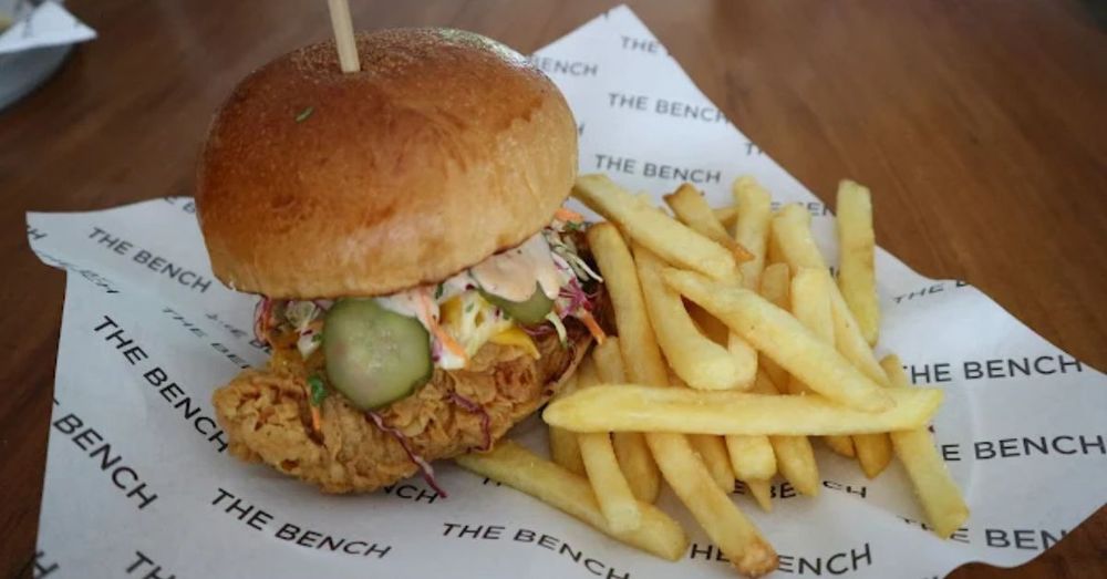 the-bench-sports-bar-canggu