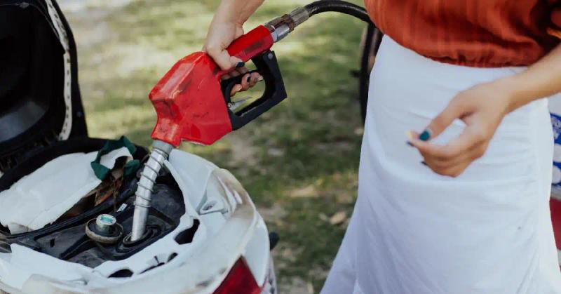 Does Having a Full Tank Save Gasoline to Ride in Bali