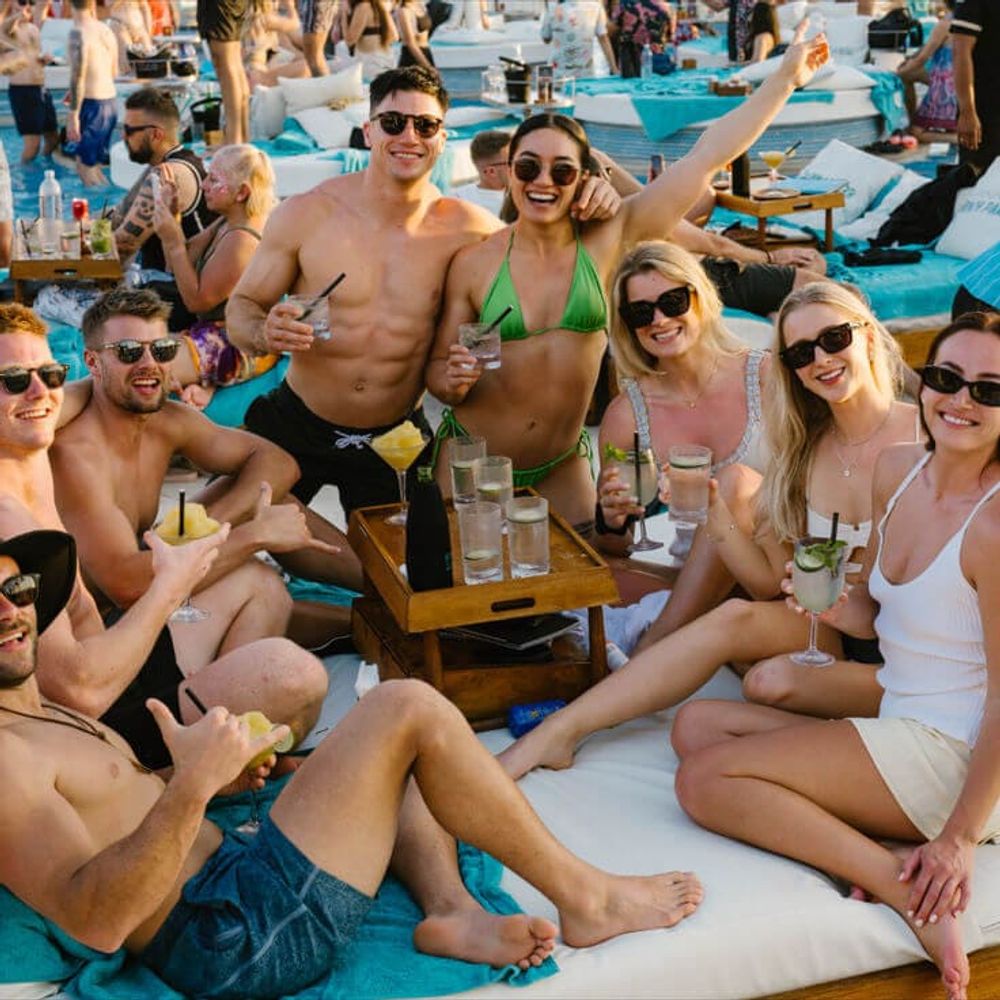 cheers-to-every-best-day-with-your-besties-at-finns-beach-club---credits:-pinterest-@finnsbeachclubbali