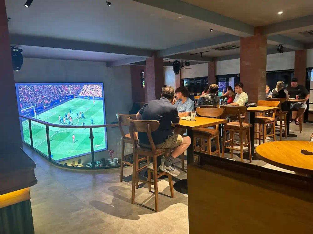 credit:-fox-&-rabbit-sports-bar-and-restaurant-|-shot-by-luke-close