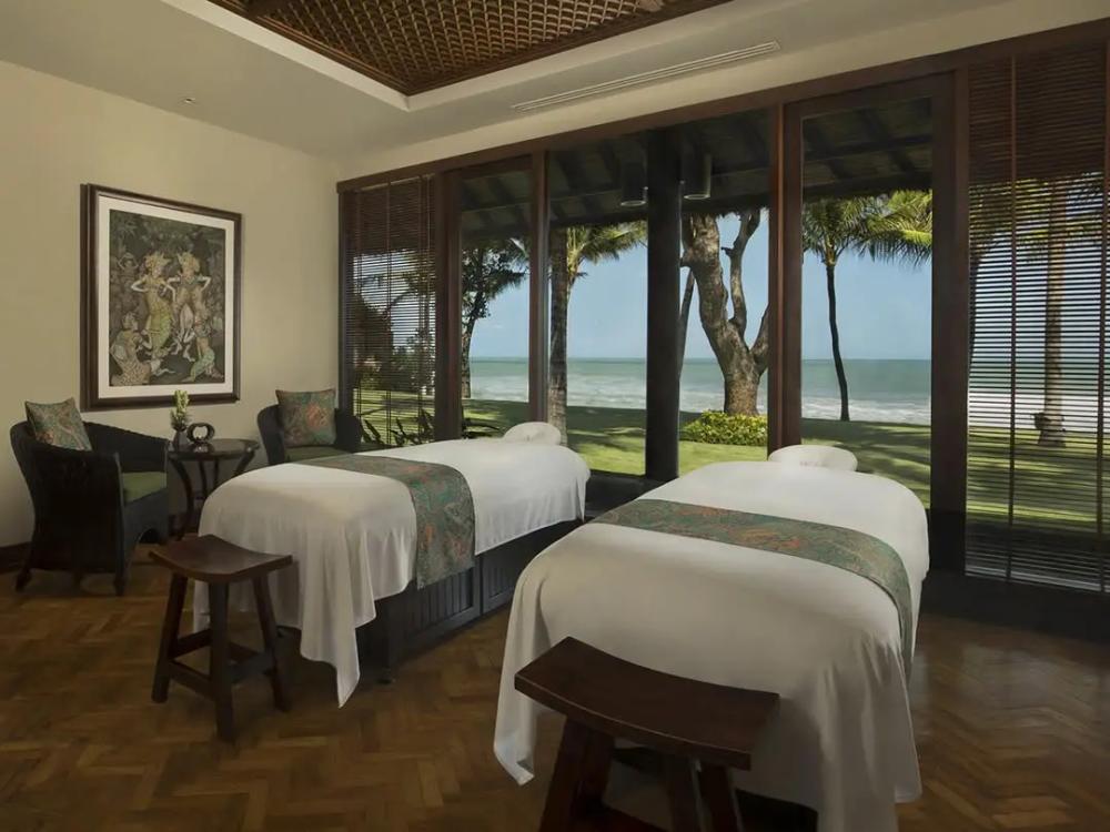 credit:-instagram-@wellness.thelegianseminyak credit:-instagram-@wellness.thelegianseminyak