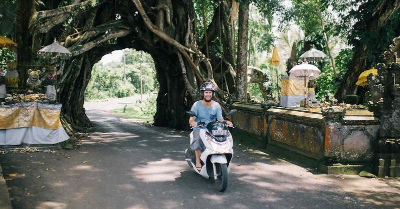 How to Ride a Scooter for Beginners in Bali with Confidence