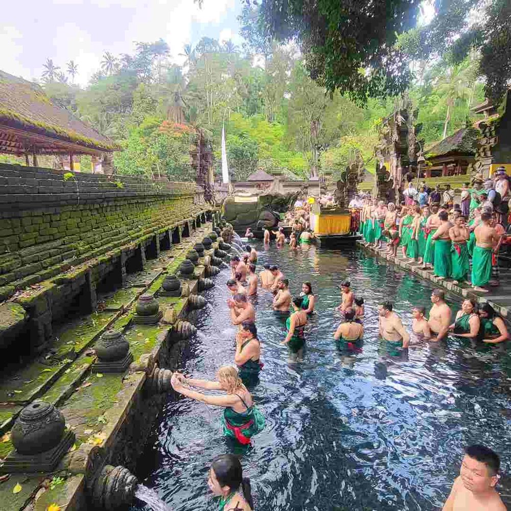 credit:-instagram-@backsso_kimdonghyuk