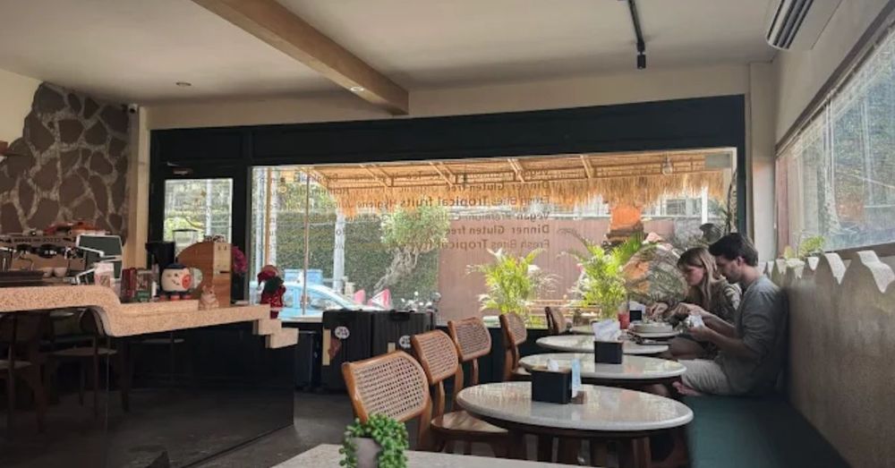 beach-bowl-seminyak-breakfast-&-lunch