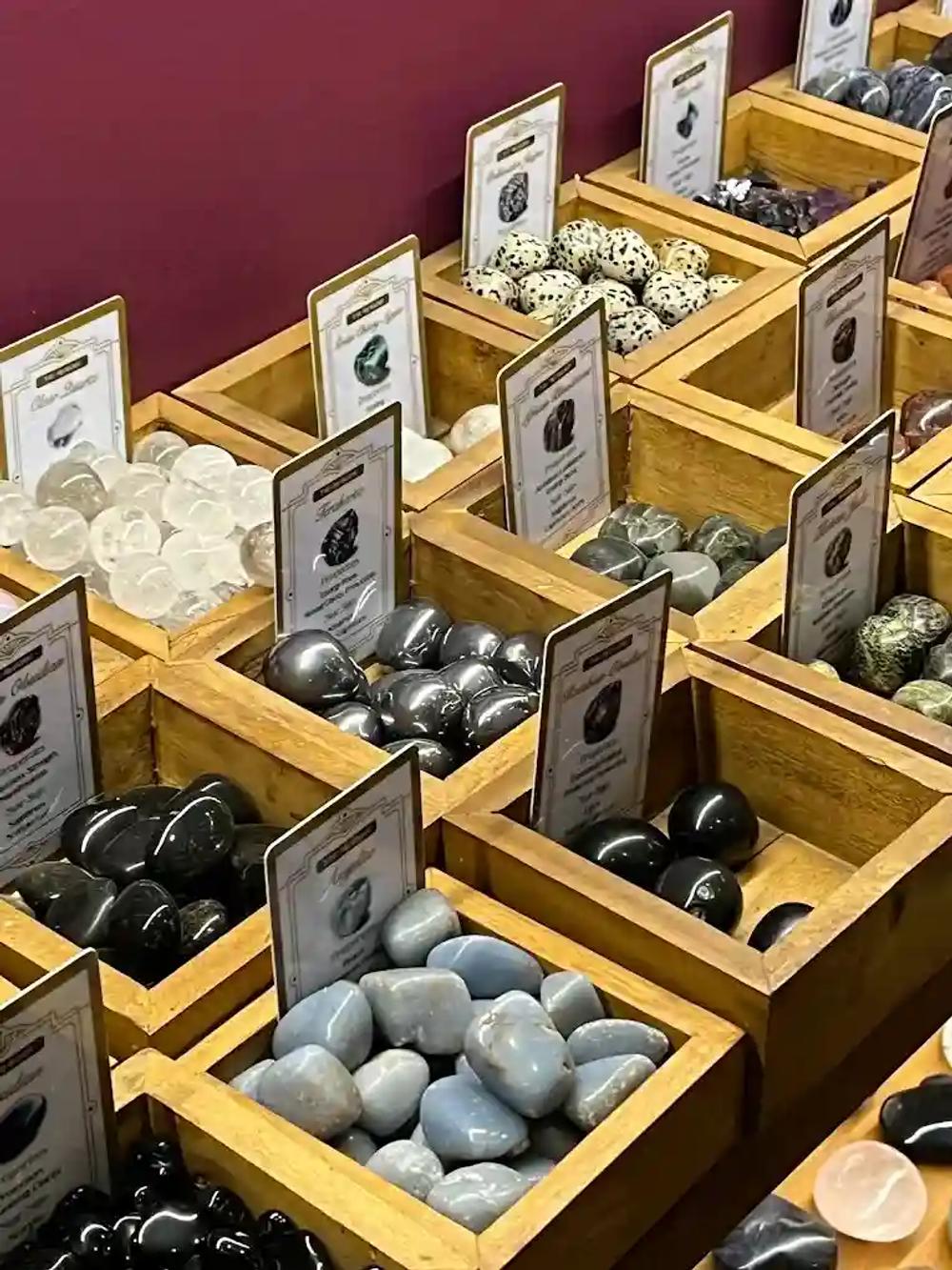 credit:-google-maps---amethysta-~-crystals,-healing-stones-&-metaphysical-jewelry-|-shot-by-fv