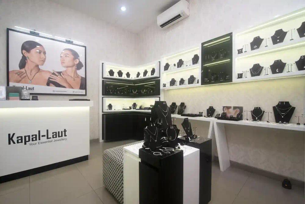 credit:-google-maps---kapal-laut-your-essential-jewellery---seminyak-area